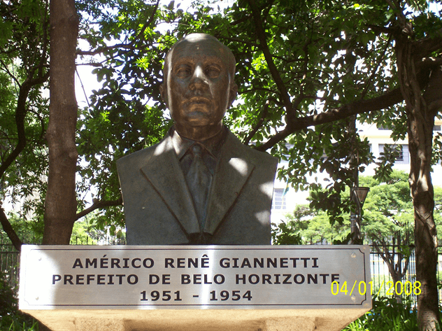 Busto de Américo Renné Giannetti.