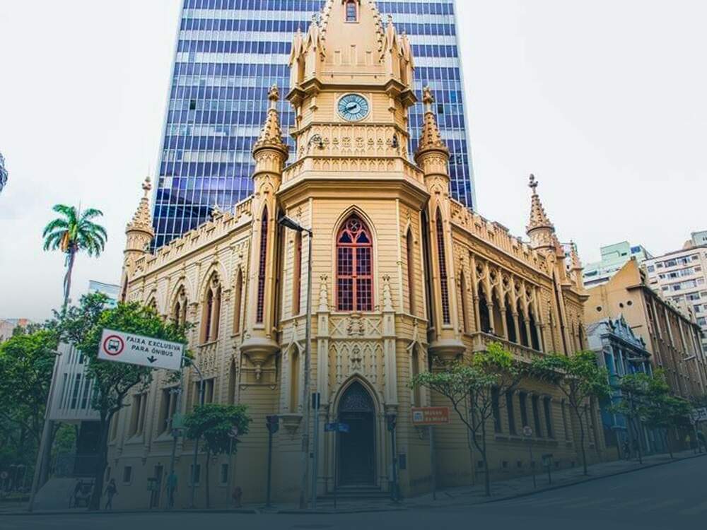 Na foto, a fachada do Museu da Moda, localizado na rua da Bahia, esquina com avenida Augusto de Lima. 