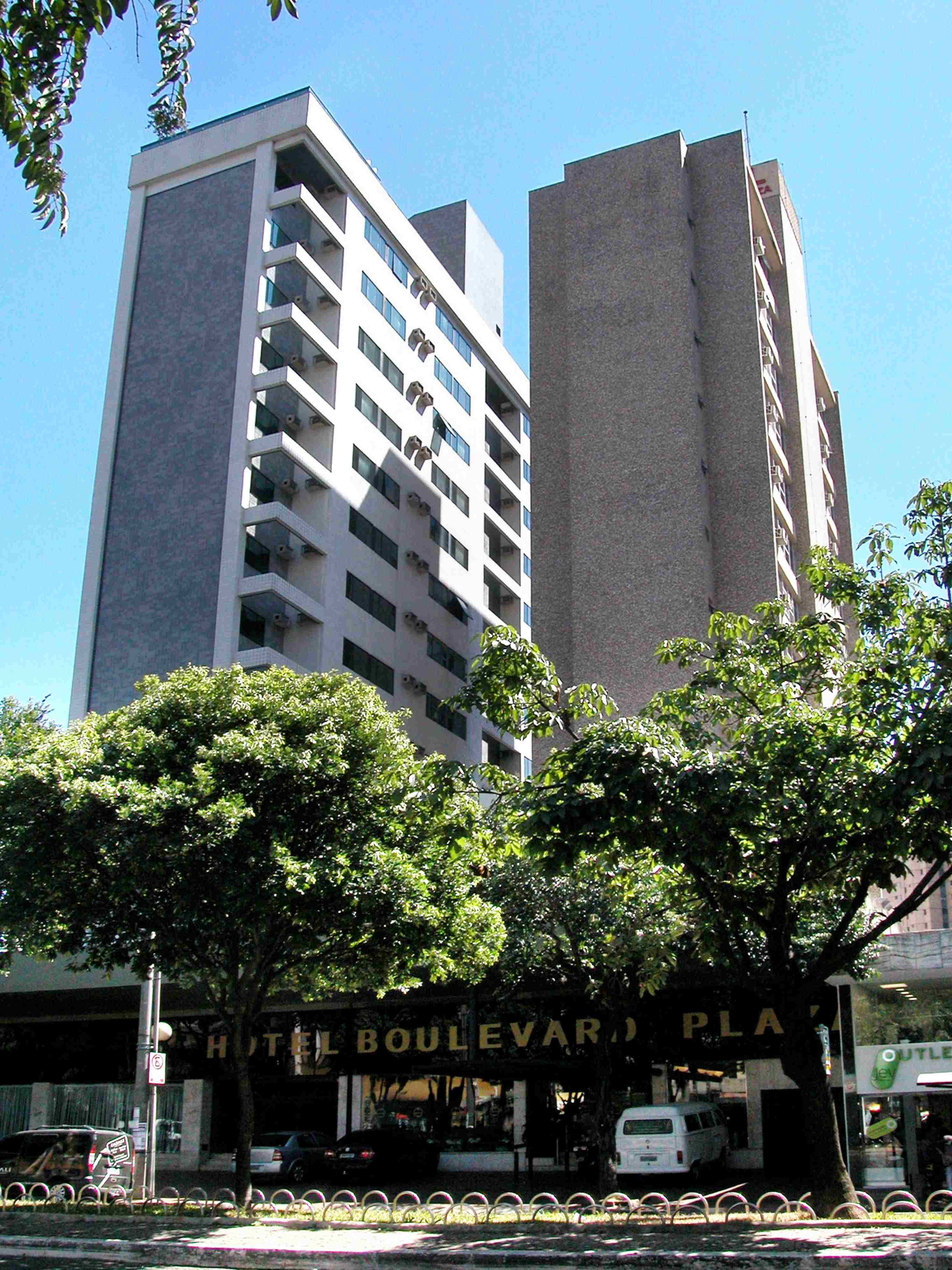Boulevard Plaza Hotel - Fachada