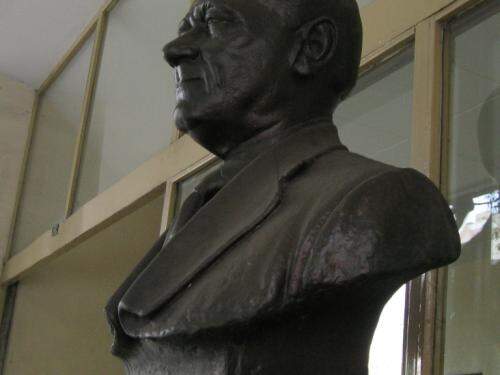 Busto de José Francisco Bias Fortes - DETRAN