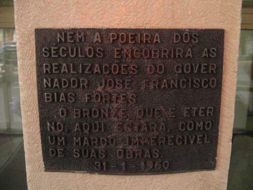Placa do Busto de José Francisco Bias Fortes - DETRAN