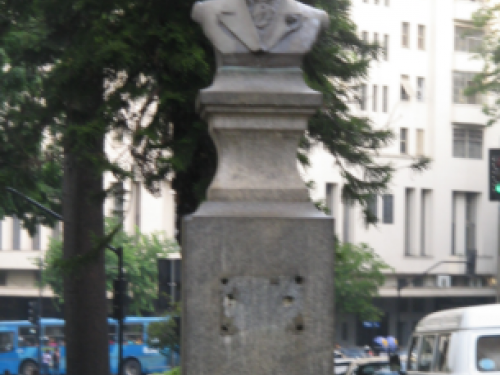 Busto de Mendes de Oliveira