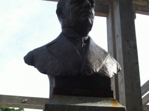 Busto de Olegário Maciel