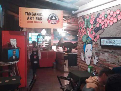 Tanganica Art Bar por dentro
