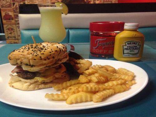 Tommy’s Burger