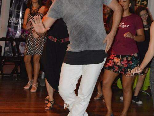 Dançando em Casa - com Rodrigo Delano