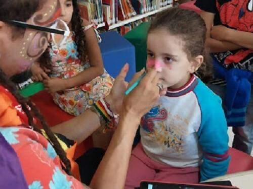  Contação de Histórias - Musicalização para crianças com pintura facial