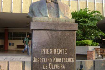 Busto de Juscelino Kubitschek de Oliveira - Cefet