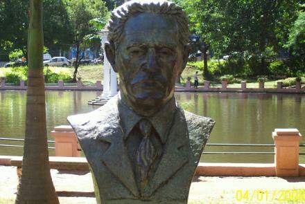 Busto de Flausino Rodrigues Vale