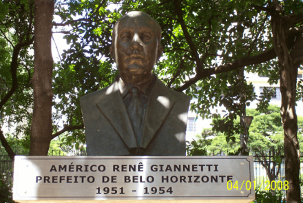 Busto de Américo Renné Giannetti.
