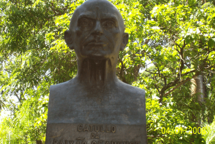 Busto de Catullo da Paixão Cearense.