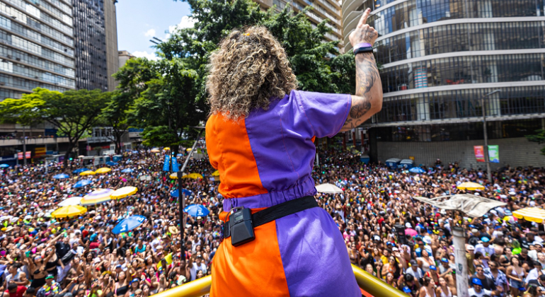 Foliões, turistas e ocupação hoteleira: entenda o crescimento do Carnaval de BH