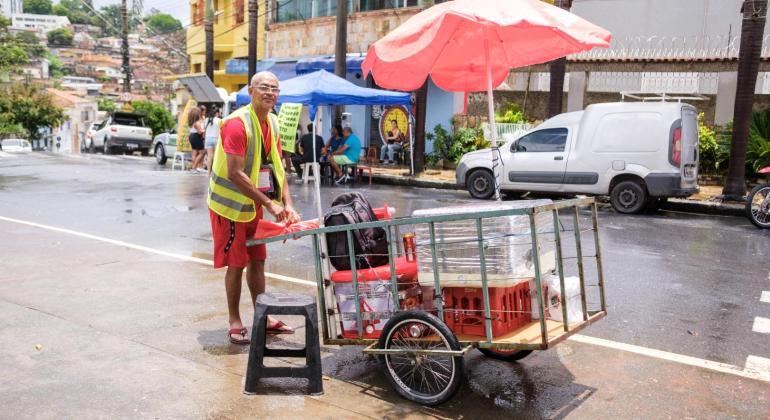 Carnaval de BH impulsiona renda de ambulantes e fortalece economia local