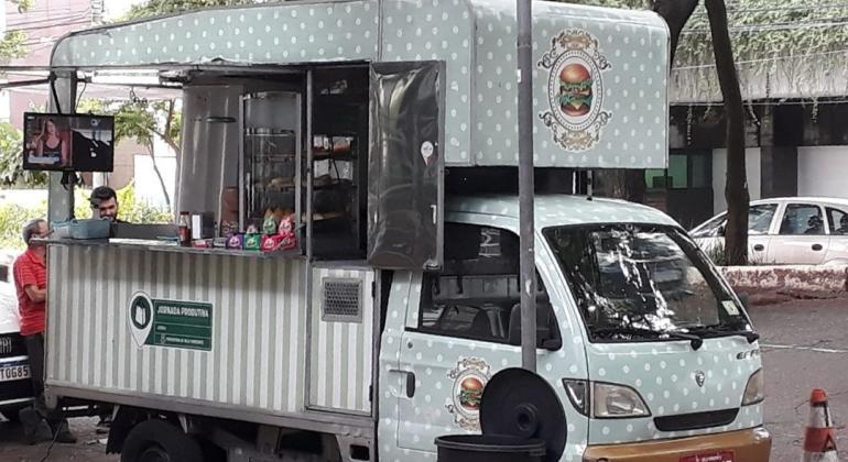 Prefeitura de BH divulga regras para funcionamento dos food trucks durante a folia