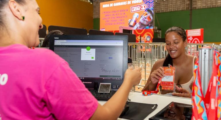 PBH leva o Sine Itinerante para atendimento aos ambulantes cadastrados para o Carnaval