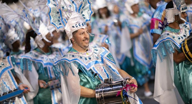 PBH paga auxílio financeiro às Escolas de Samba e Blocos Caricatos da cidade