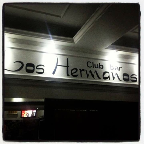 Eeprodução/Facebook Club Bar Los Hermanos