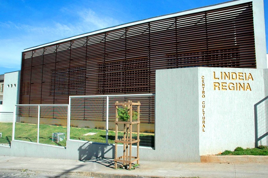 Foto fachada do Centro Cultural Lindeia Regina 