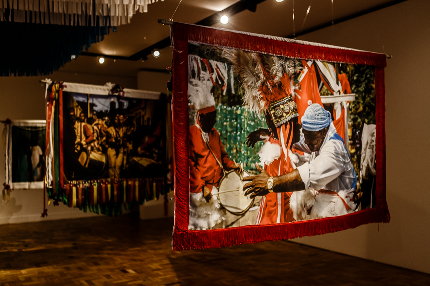 Exposição “Reinado de Chico Calu - Repertórios Sagrados da Irmandade Os Carolinos”