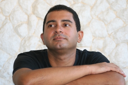 Sempre um Papo recebe Henrique Rodrigues