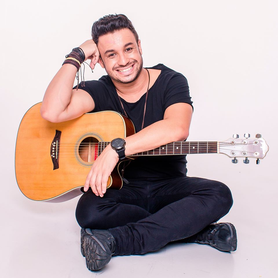 Live: Diogo Silva