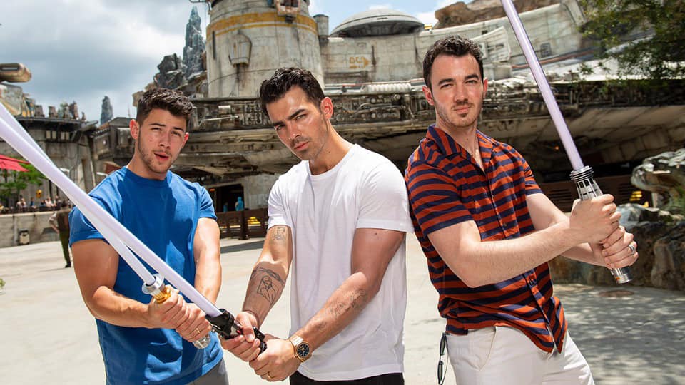 Divulgação/Facebook Jonas Brothers Live: Tour Digital Jonas Brothers - X Marks The Unlock