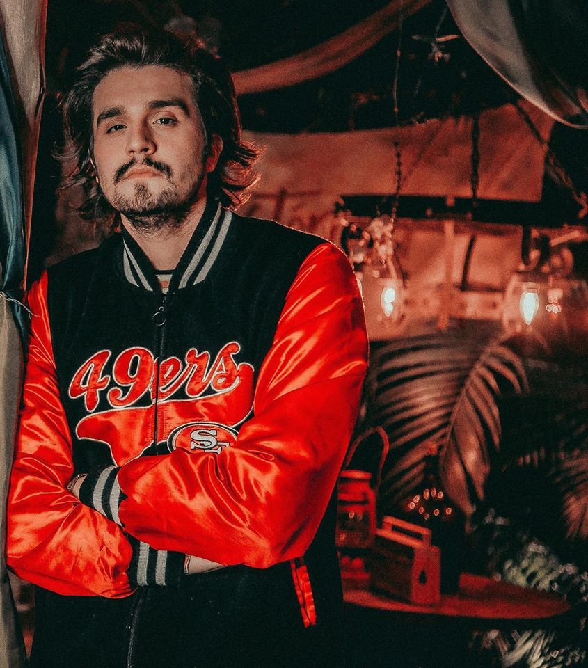 Live: Love - Luan Santana cantando as românticas