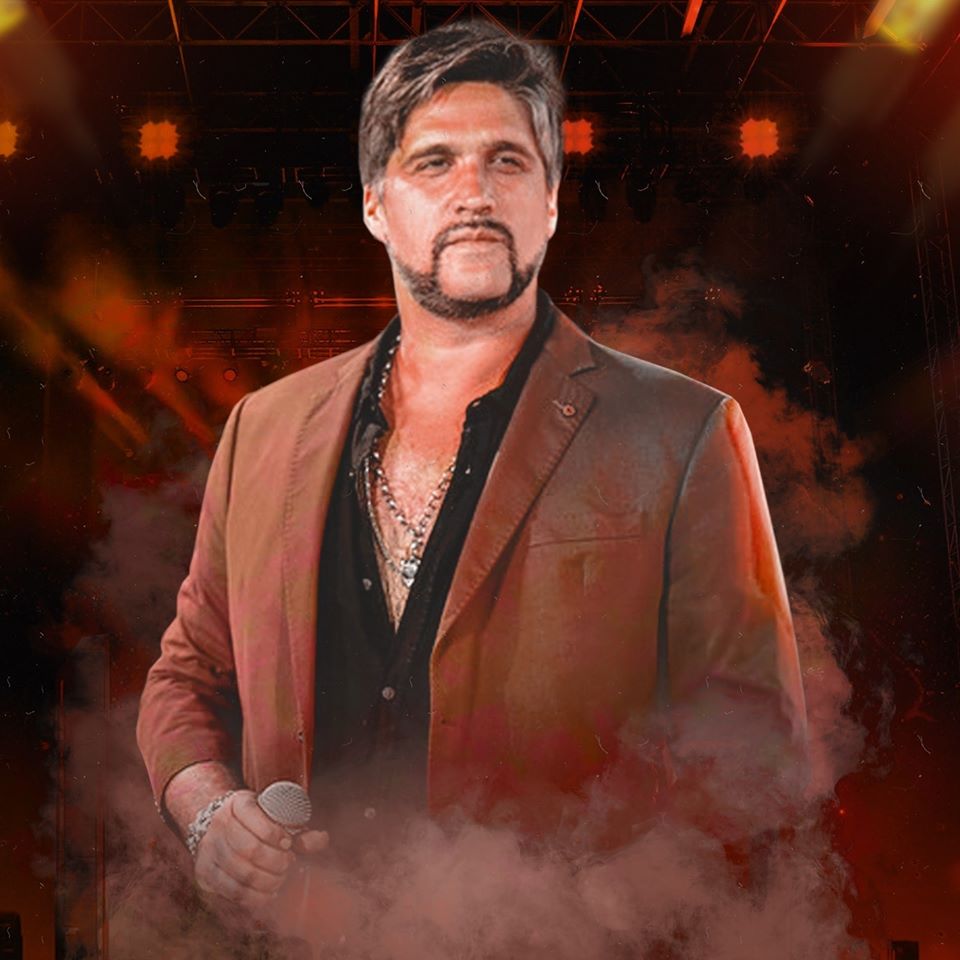 Divulgação/Facebook Leo Chaves Live: Léo Ao Vivo - Show Live Drive-In em Florianópolis