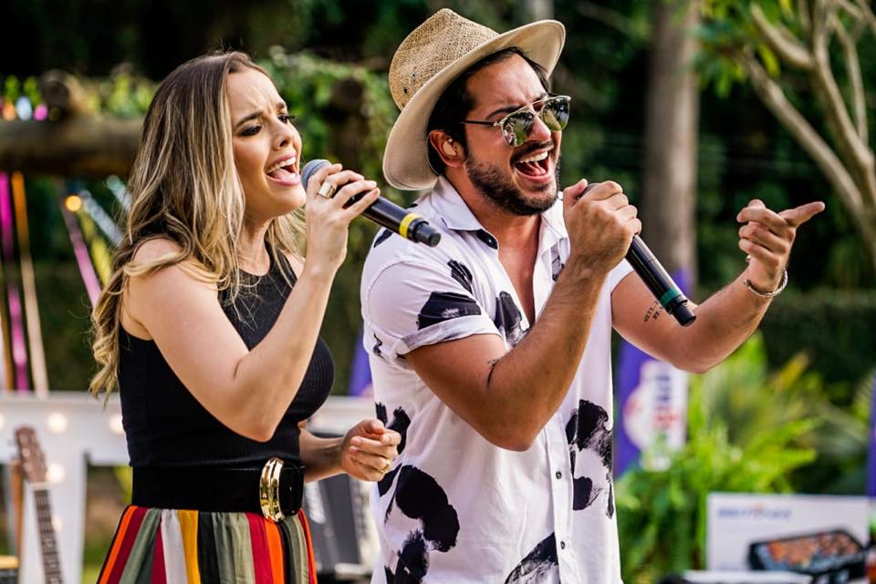 Divulgação/Facebook Thaeme e Thiago Live: Karaokê - Thaeme e Thiago