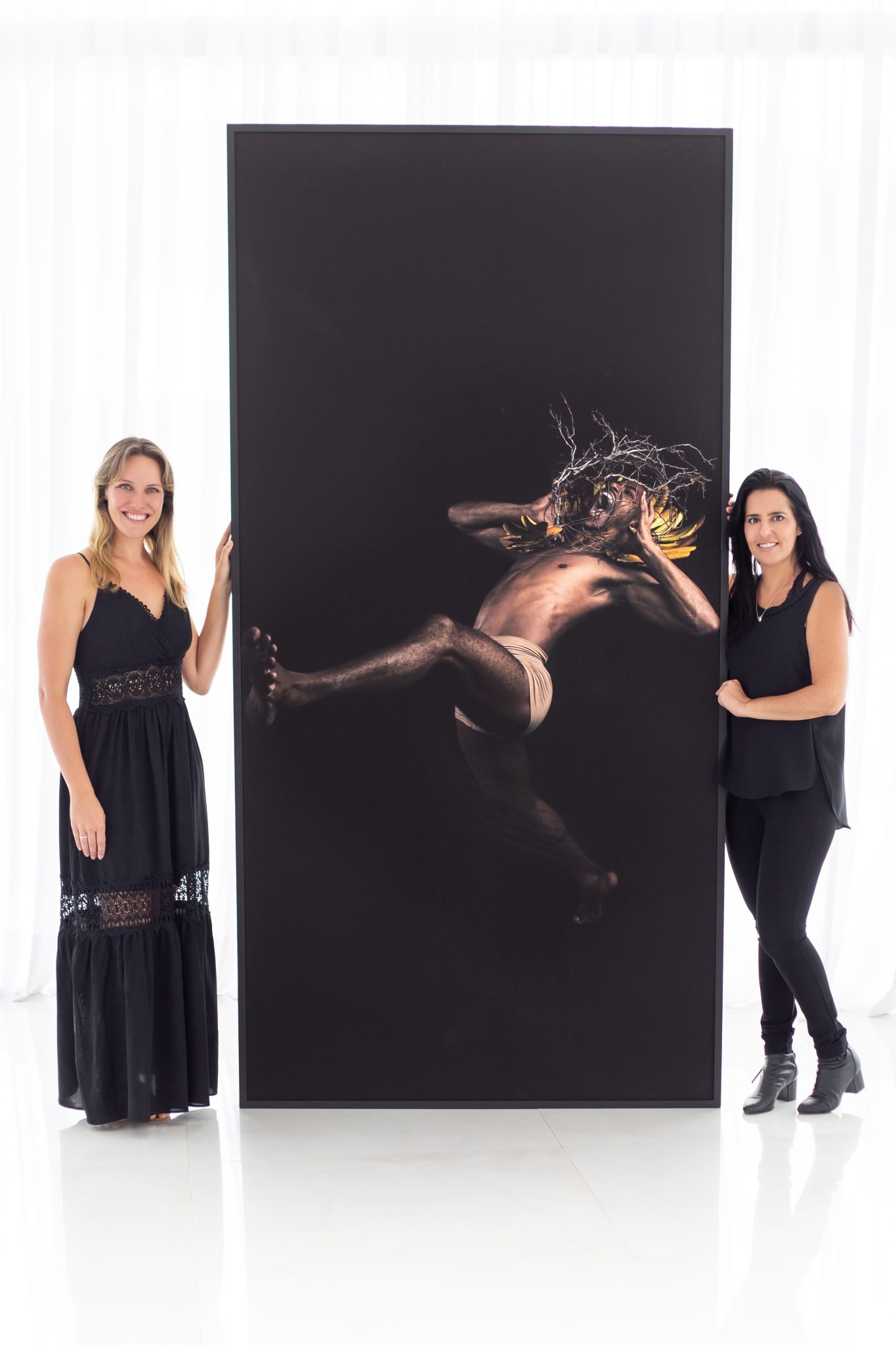 Exposição Dual-Do Caos à Essência