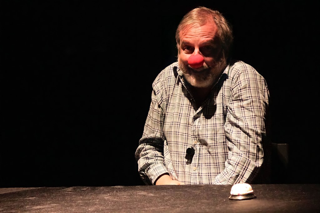 Projeto Aulas Abertas #14/2021 - “Música: som, gesto e celular no teatro musical contemporâneo”