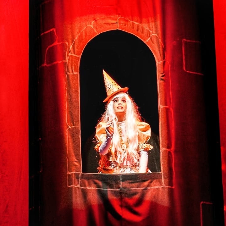 Espetáculo: "A Bruxinha que era boa" - Diversão em Cena ArcellorMittal