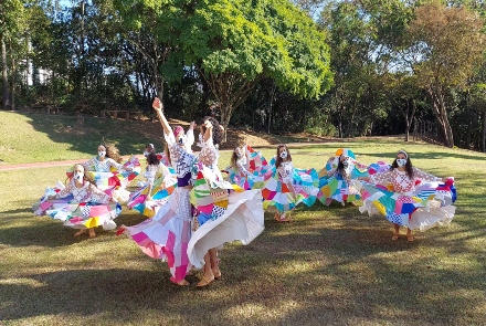 Reprodução oficial Circuito Cultural UFMG #emcasa: "Sarandeiros Dançam Minas Gerais"