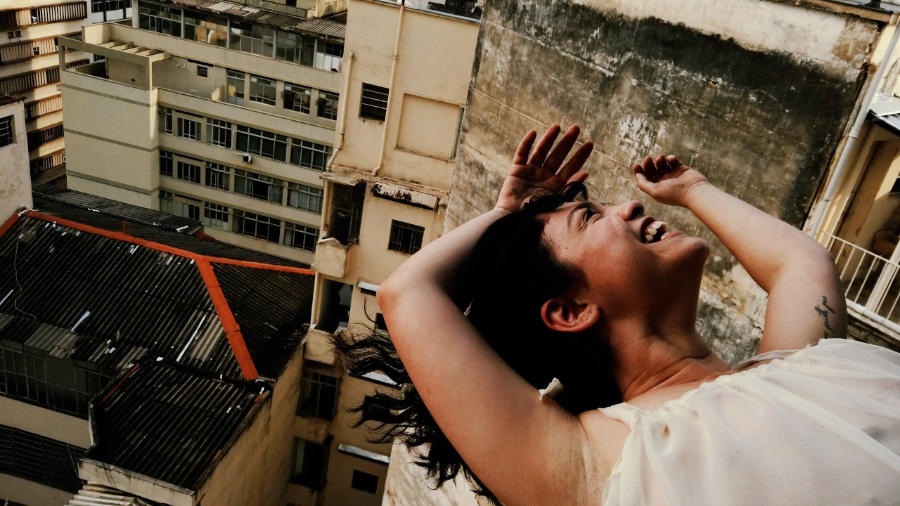 Imagem da cena "Portas que dão para dentro"