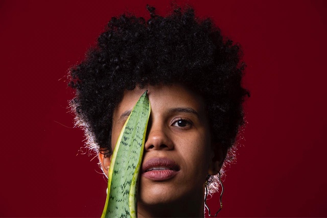 Foto: Bruna Prado / Divulgação espetáculo "A mulher do fim do mundo" Imagem de divulgação do espetáculo "A mulher do fim do mundo"