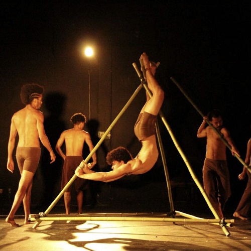 DANÇA: Mostra Experimentos - Coletivo Mambus