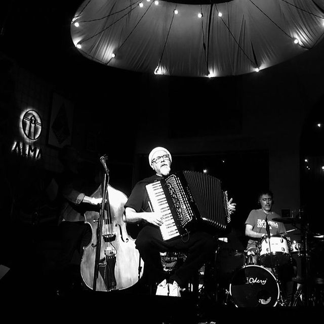  Show: "De sol a sol" de Toninho Ferragutti