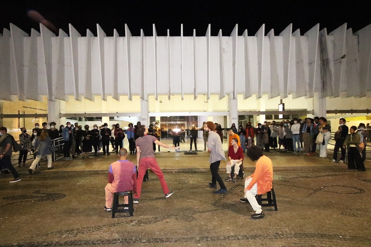 Montagem "Intensões"