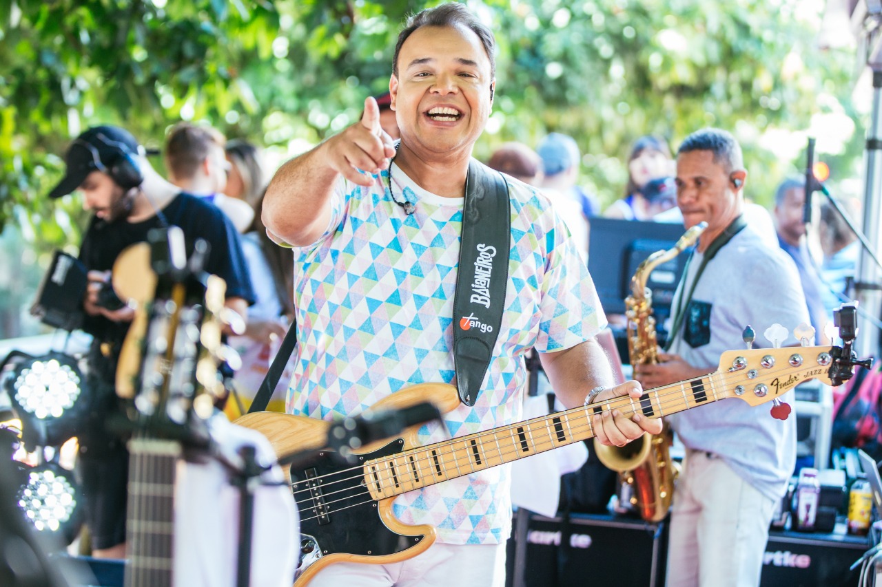  6ª Edição "Lelo Folia" - Shows: Baianeiros e Metanol