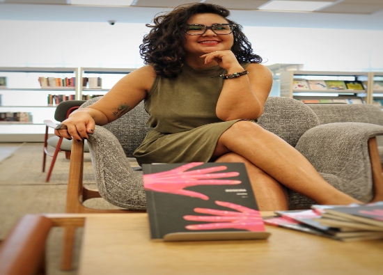Reprodução oficial Lançamento do livro: Poesias Roseira
