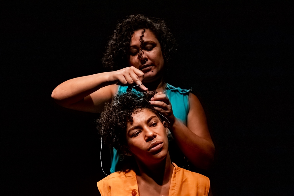 Espetáculo teatral: ‘querença’ - Breve Cia