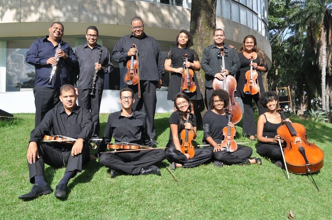 Reprodução oficial Show: "Heitor Villa-Lobos" por Família Barros