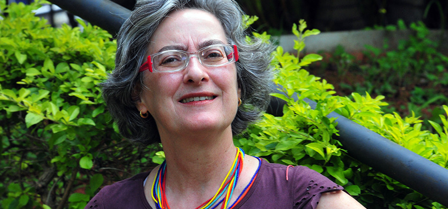 Sempre Um Papo recebe Clara Arreguy