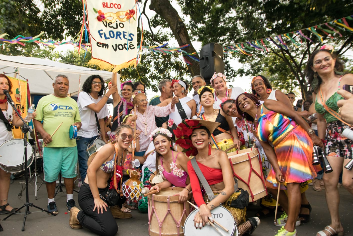 Bloco Vejo Flores em Você