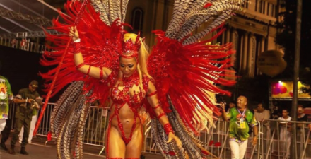 Aula de Samba no Pé com a Rainha de Bateria