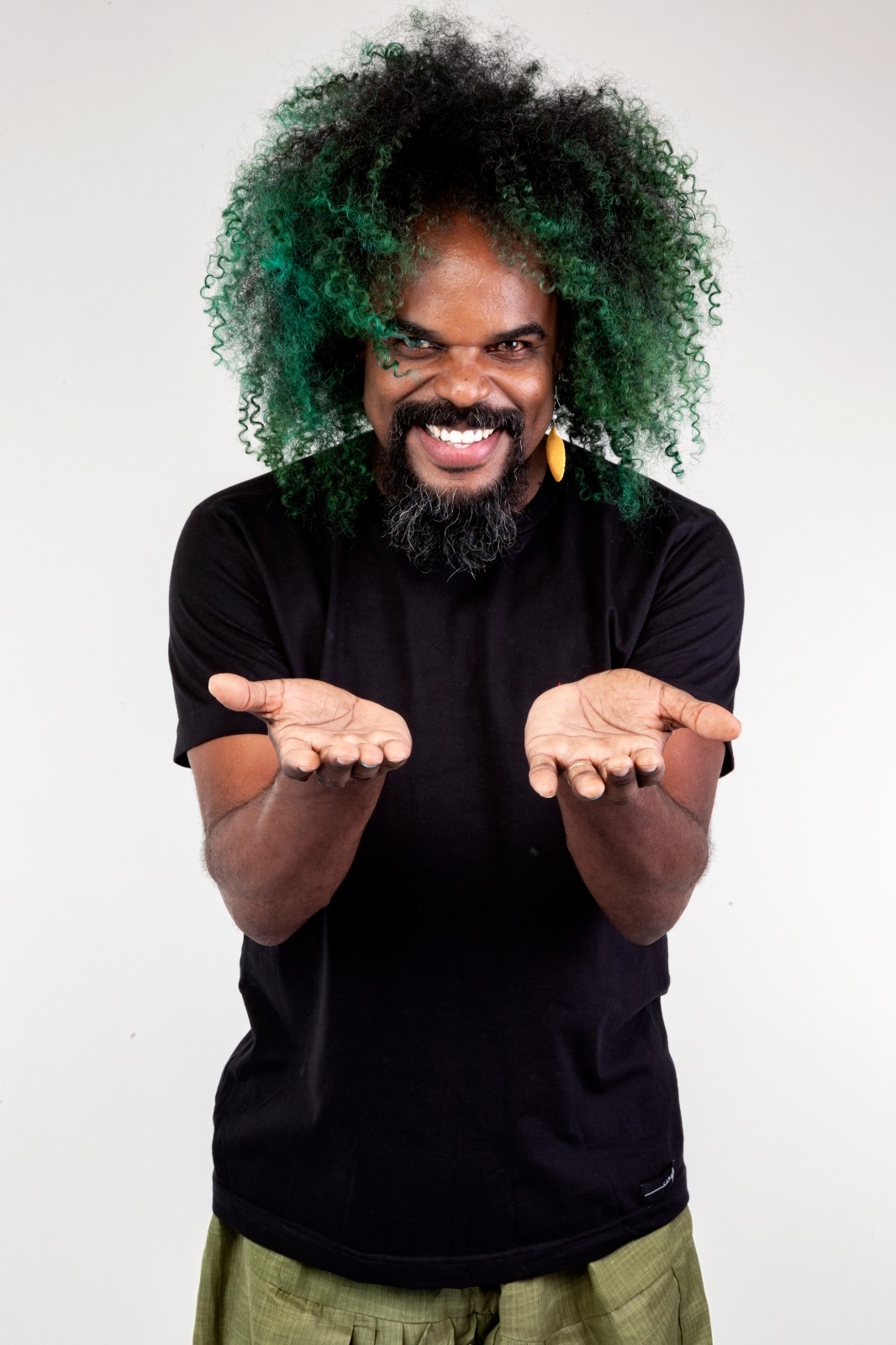 Sempre Um Papo recebe Tom Nascimento