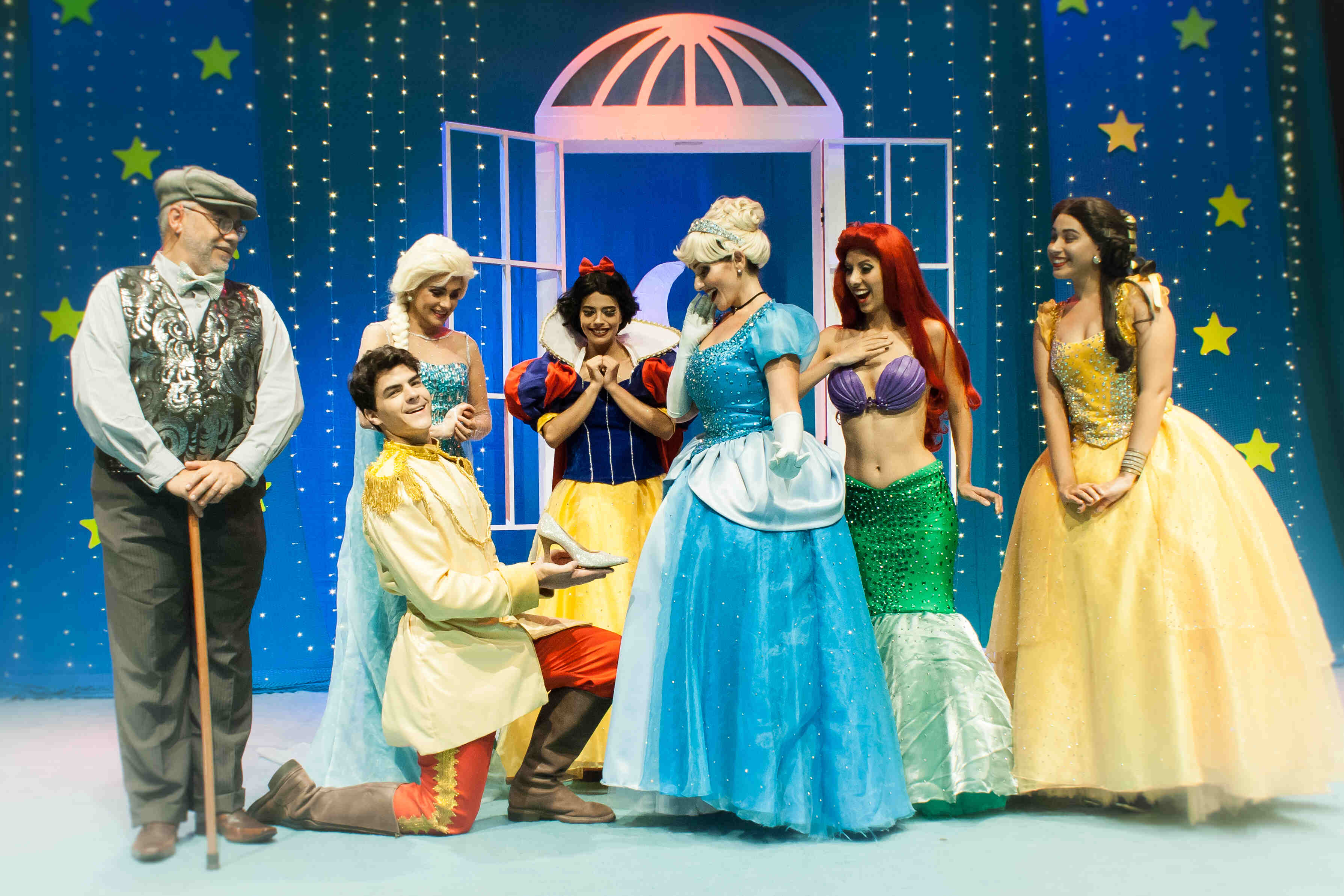 Teatro infantil : AS HISTÓRIAS DAS PRINCESAS E SEUS PRÍNCIPES