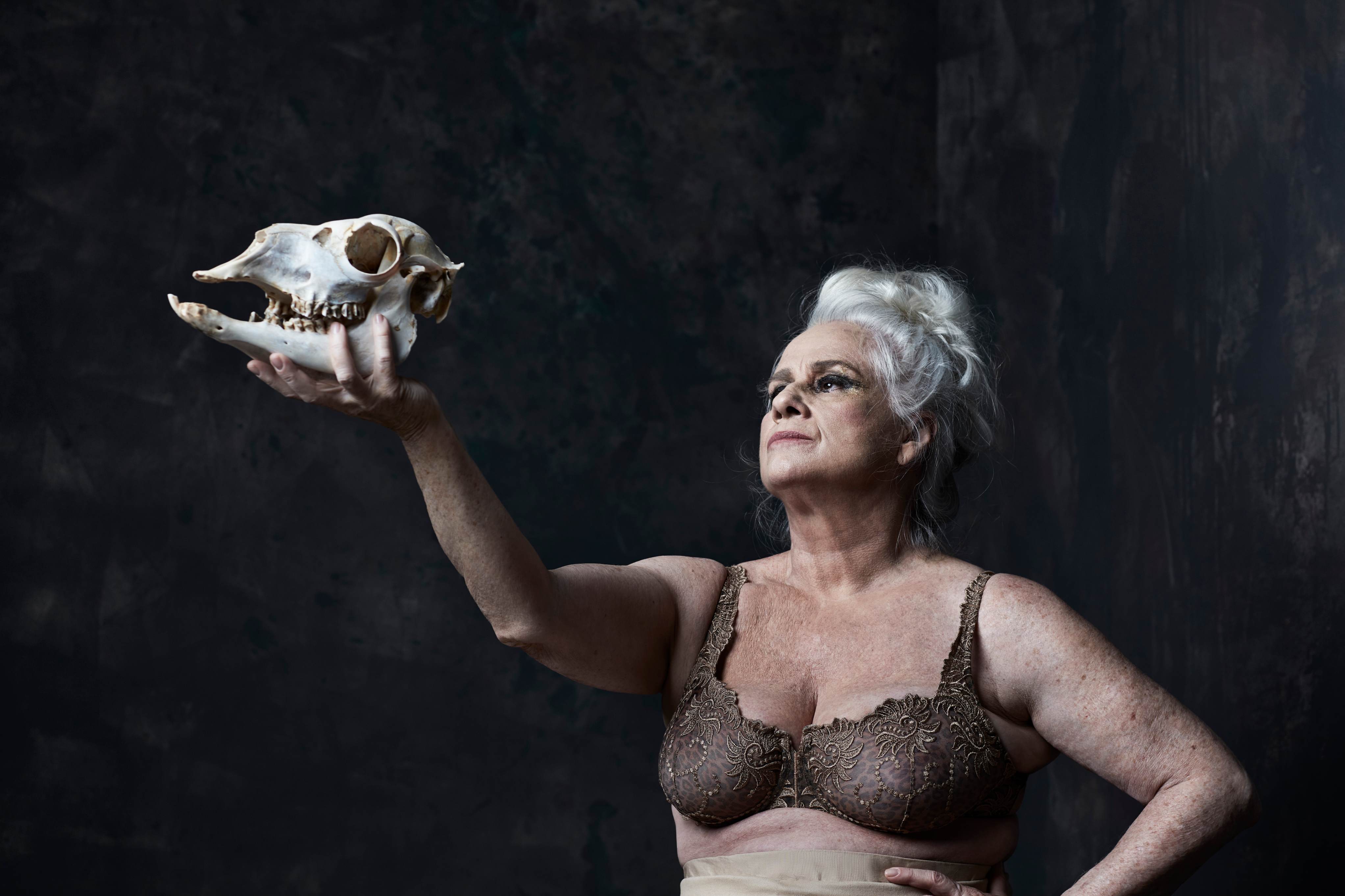 Espetáculo "Ficções" por Vera Holtz - CCBB BH