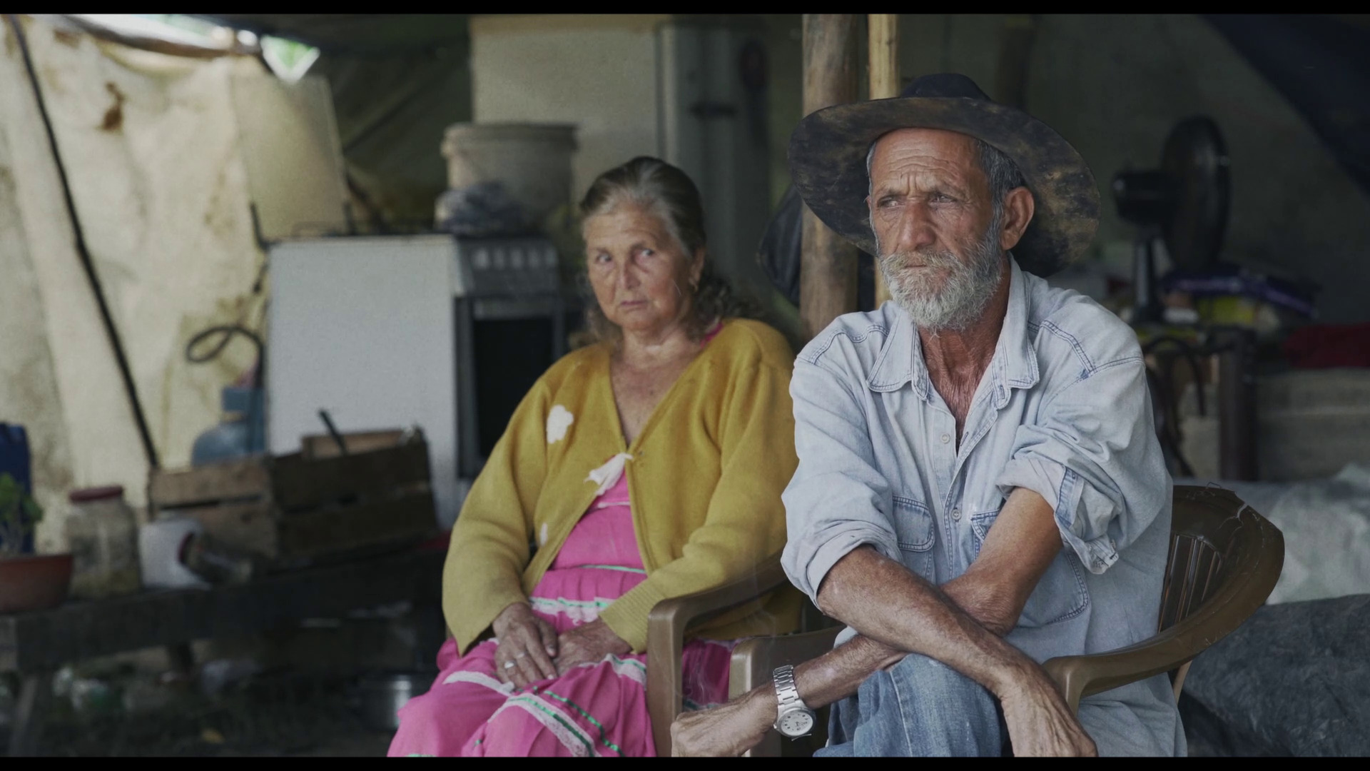  Cinema: Exibição do Filme "Adeus, Calon" 