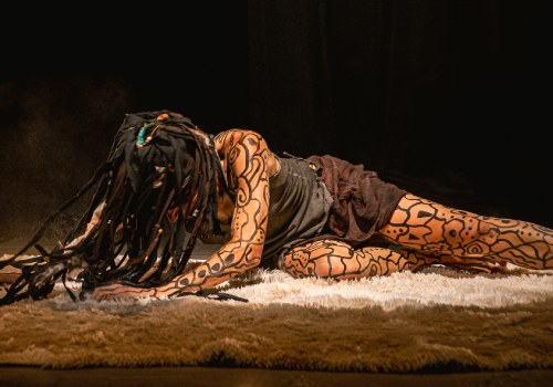 Cena da montagem da Nalini Cia. de Dança